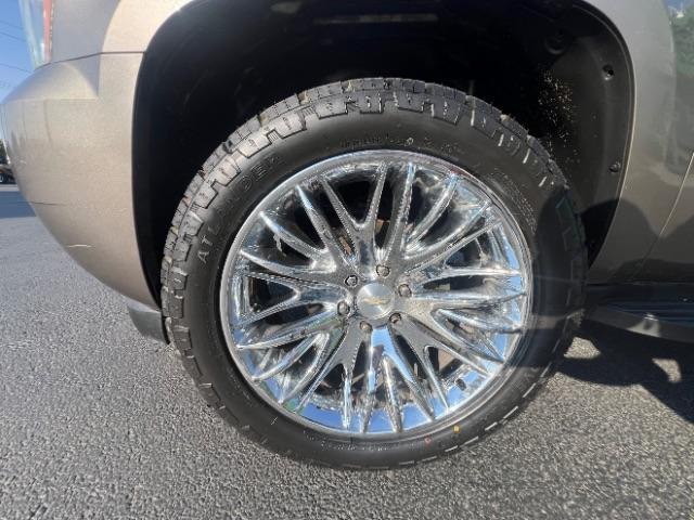 2011 Mocha Steel Metallic /Ebony Cloth Interior Chevrolet Avalanche LS 2WD (3GNMCEE03BG) with an 5.3L V8 OHV 16V FFV engine, 4-Speed Automatic transmission, located at 1865 East Red Hills Pkwy, St. George, 84770, (435) 628-0023, 37.120850, -113.543640 - Photo#9