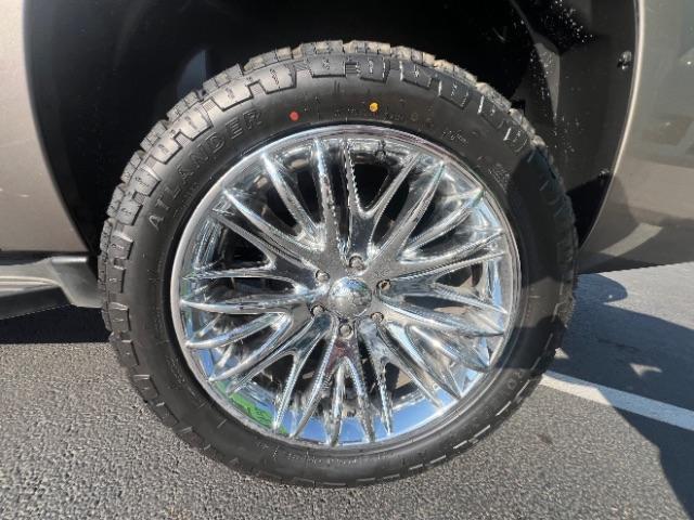 2011 Mocha Steel Metallic /Ebony Cloth Interior Chevrolet Avalanche LS 2WD (3GNMCEE03BG) with an 5.3L V8 OHV 16V FFV engine, 4-Speed Automatic transmission, located at 1865 East Red Hills Pkwy, St. George, 84770, (435) 628-0023, 37.120850, -113.543640 - Photo#10