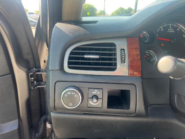 2011 Mocha Steel Metallic /Ebony Cloth Interior Chevrolet Avalanche LS 2WD (3GNMCEE03BG) with an 5.3L V8 OHV 16V FFV engine, 4-Speed Automatic transmission, located at 1865 East Red Hills Pkwy, St. George, 84770, (435) 628-0023, 37.120850, -113.543640 - Photo#15