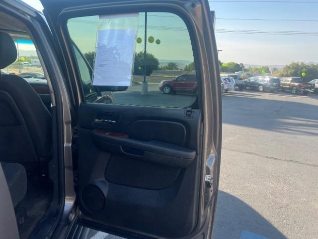 2011 Mocha Steel Metallic /Ebony Cloth Interior Chevrolet Avalanche LS 2WD (3GNMCEE03BG) with an 5.3L V8 OHV 16V FFV engine, 4-Speed Automatic transmission, located at 1865 East Red Hills Pkwy, St. George, 84770, (435) 628-0023, 37.120850, -113.543640 - Photo#27