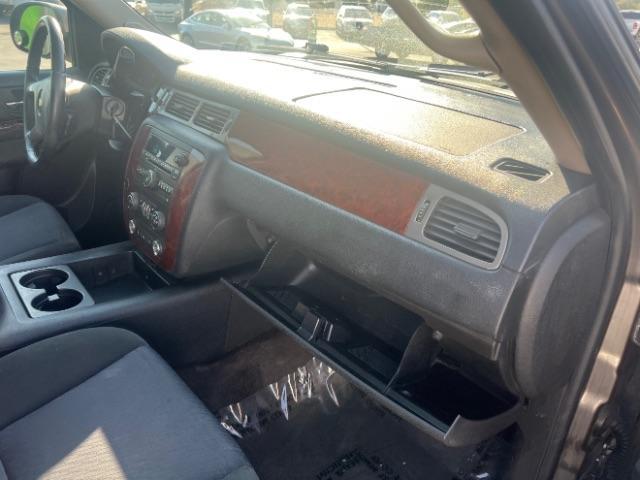 2011 Mocha Steel Metallic /Ebony Cloth Interior Chevrolet Avalanche LS 2WD (3GNMCEE03BG) with an 5.3L V8 OHV 16V FFV engine, 4-Speed Automatic transmission, located at 1865 East Red Hills Pkwy, St. George, 84770, (435) 628-0023, 37.120850, -113.543640 - Photo#31