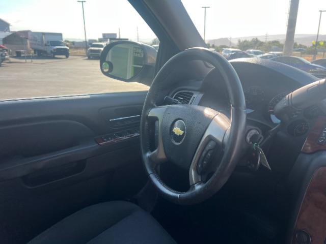 2011 Mocha Steel Metallic /Ebony Cloth Interior Chevrolet Avalanche LS 2WD (3GNMCEE03BG) with an 5.3L V8 OHV 16V FFV engine, 4-Speed Automatic transmission, located at 1865 East Red Hills Pkwy, St. George, 84770, (435) 628-0023, 37.120850, -113.543640 - Photo#32