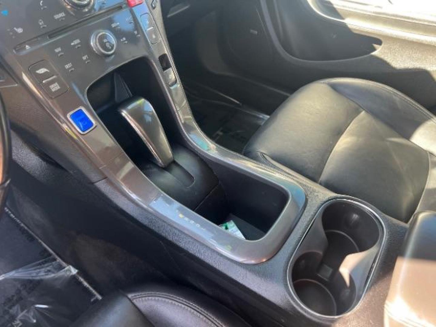 2014 White /Black Leather Interior Chevrolet Volt Premium w/ Navigation and LEP (1G1RH6E4XEU) with an 1.4L L4 DOHC 16V PLUG-IN HYBRID engine, Continuously Variable Transmission transmission, located at 1865 East Red Hills Pkwy, St. George, 84770, (435) 628-0023, 37.120850, -113.543640- Photo#18