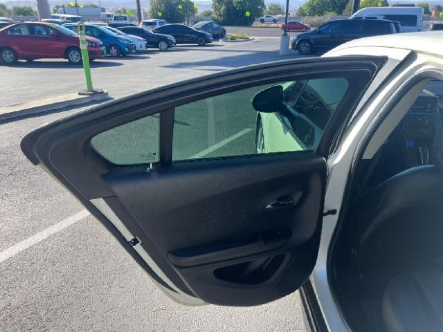2014 White /Black Leather Interior Chevrolet Volt Premium w/ Navigation and LEP (1G1RH6E4XEU) with an 1.4L L4 DOHC 16V PLUG-IN HYBRID engine, Continuously Variable Transmission transmission, located at 1865 East Red Hills Pkwy, St. George, 84770, (435) 628-0023, 37.120850, -113.543640- Photo#20