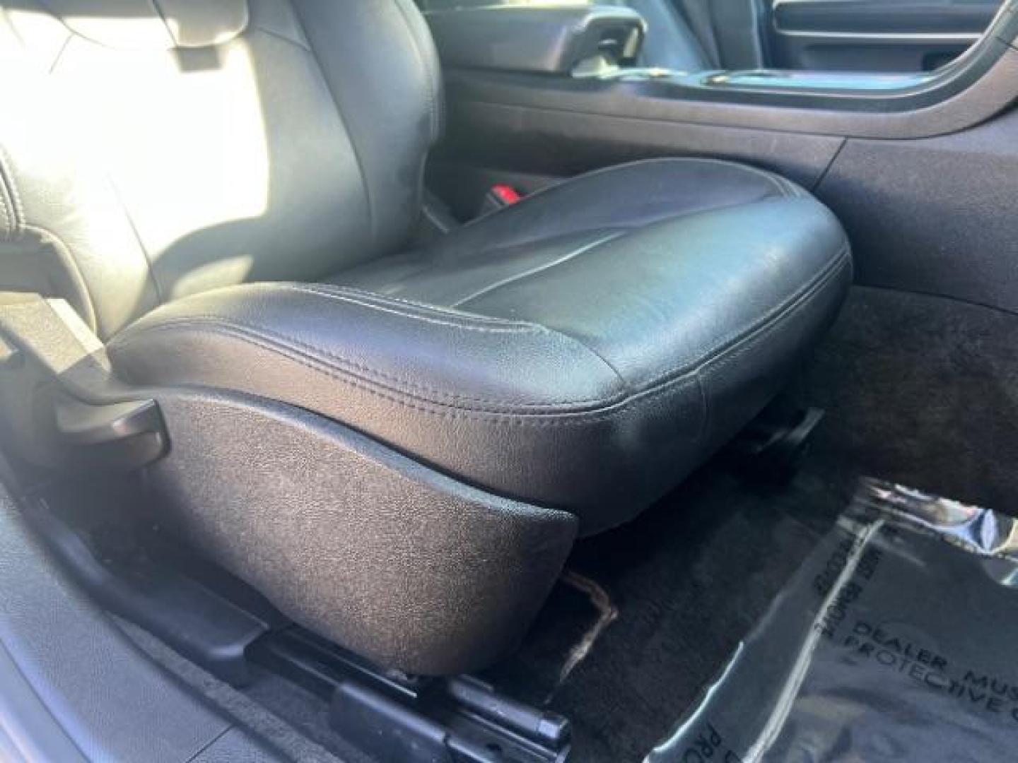 2014 White /Black Leather Interior Chevrolet Volt Premium w/ Navigation and LEP (1G1RH6E4XEU) with an 1.4L L4 DOHC 16V PLUG-IN HYBRID engine, Continuously Variable Transmission transmission, located at 1865 East Red Hills Pkwy, St. George, 84770, (435) 628-0023, 37.120850, -113.543640- Photo#28
