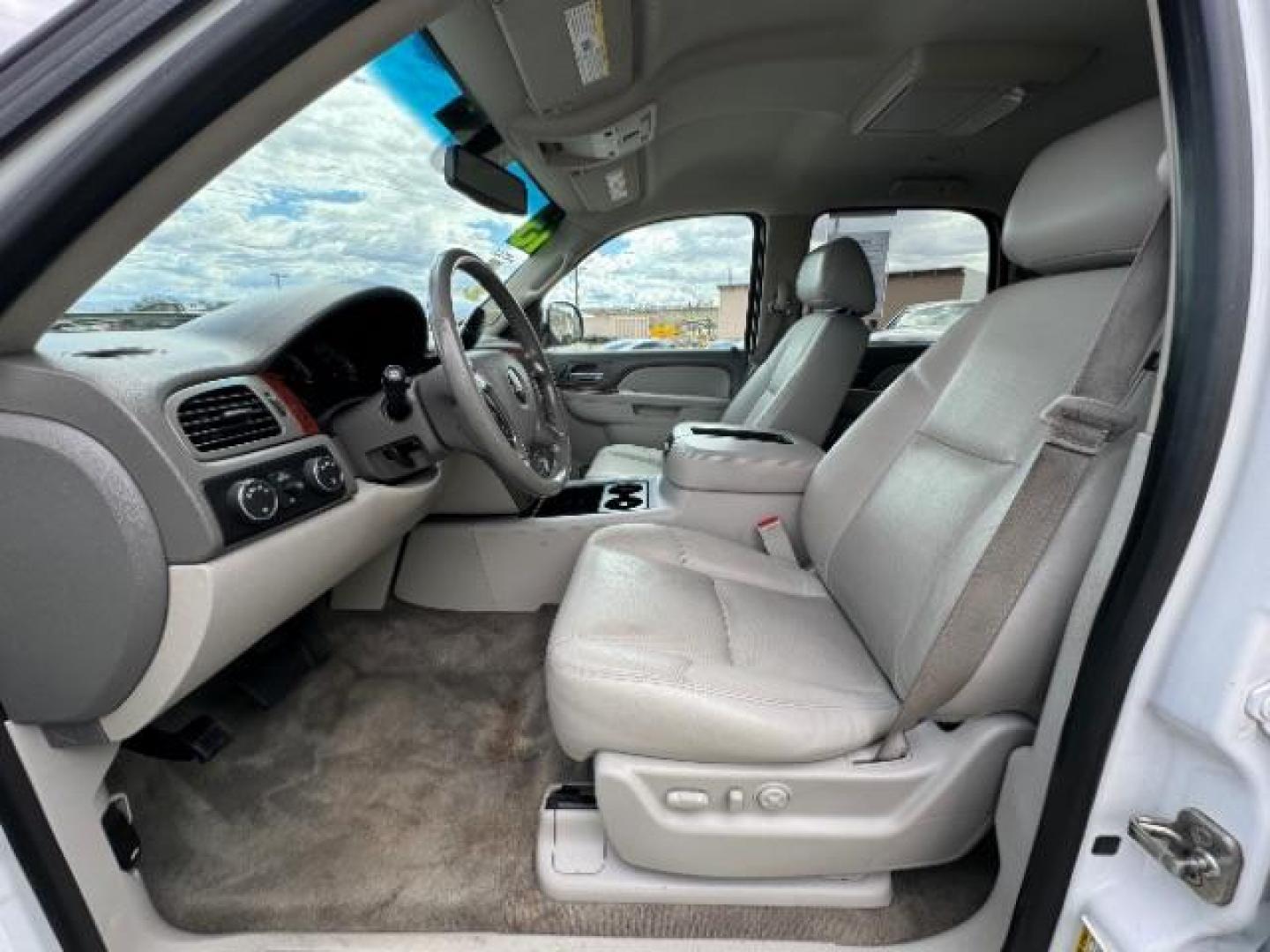 2013 Summit White /Light Tan Leather Interior GMC Yukon SLT 4WD (1GKS2CE09DR) with an 5.3L V8 OHV 16V FFV engine, 6-Speed Automatic transmission, located at 1865 East Red Hills Pkwy, St. George, 84770, (435) 628-0023, 37.120850, -113.543640 - We specialize in helping ALL people get the best financing available. No matter your credit score, good, bad or none we can get you an amazing rate. Had a bankruptcy, divorce, or repossessions? We give you the green light to get your credit back on the road. Low down and affordable payments that fit - Photo#16