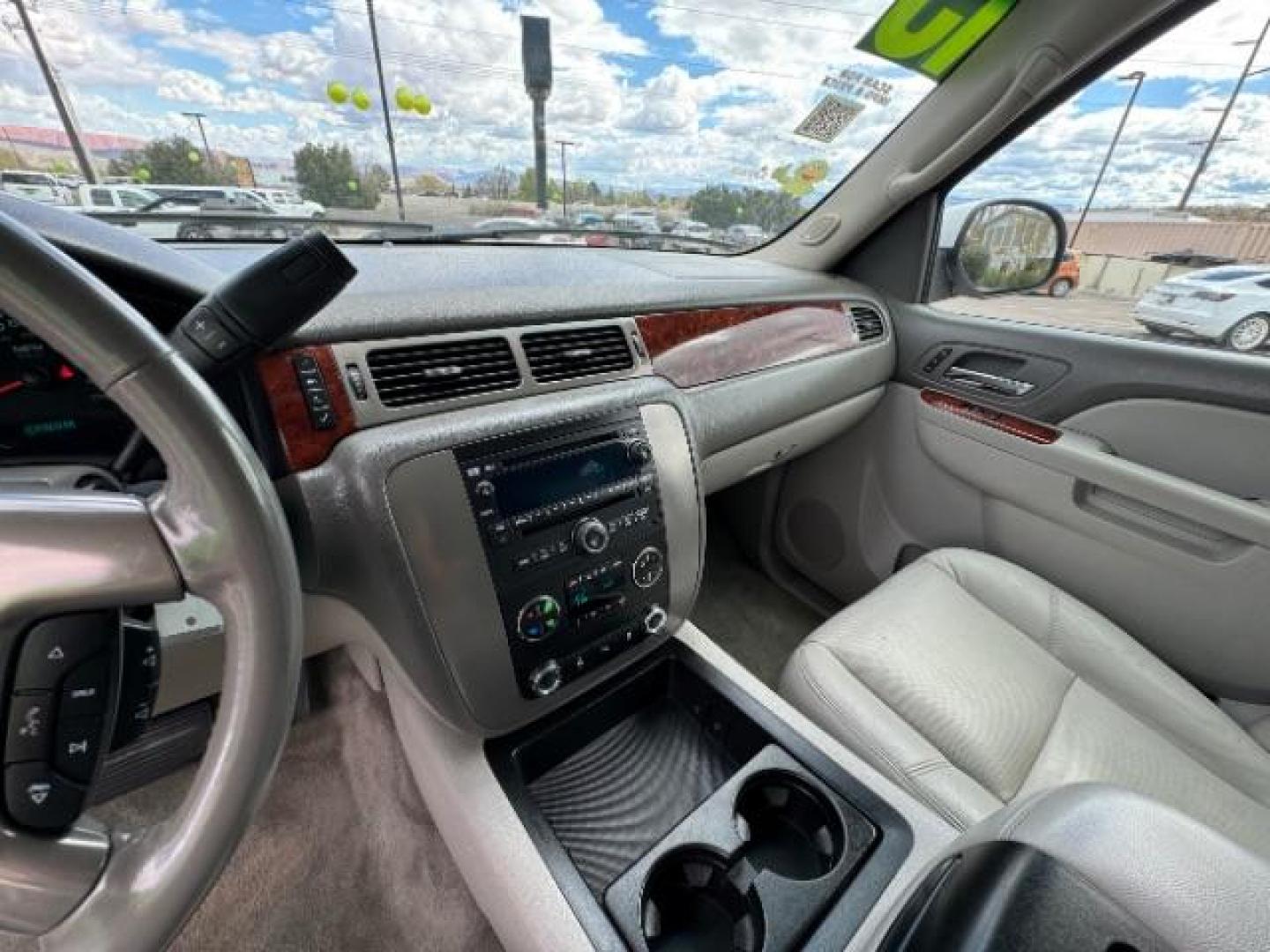 2013 Summit White /Light Tan Leather Interior GMC Yukon SLT 4WD (1GKS2CE09DR) with an 5.3L V8 OHV 16V FFV engine, 6-Speed Automatic transmission, located at 1865 East Red Hills Pkwy, St. George, 84770, (435) 628-0023, 37.120850, -113.543640 - We specialize in helping ALL people get the best financing available. No matter your credit score, good, bad or none we can get you an amazing rate. Had a bankruptcy, divorce, or repossessions? We give you the green light to get your credit back on the road. Low down and affordable payments that fit - Photo#19