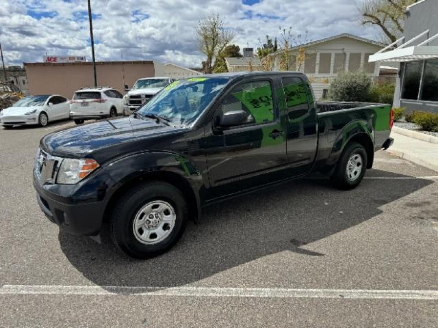 2019 Magnetic Black Pearl /Graphite, cloth Nissan Frontier SV King Cab I4 5MT 2WD (1N6BD0CT4KN) with an 2.5L L4 DOHC 16V engine, 5-Speed Manual transmission, located at 940 North Main Street, Cedar City, UT, 84720, (435) 628-0023, 37.692936, -113.061897 - Photo#4