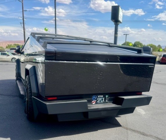 2024 Chrome /White Tesla Cybertruck Foundation (7G2CEHED1RA) with an ELECTRIC engine, Electric transmission, located at 1865 East Red Hills Pkwy, St. George, 84770, (435) 628-0023, 37.120850, -113.543640 - 2024 Tesla Cybertruck AWD FOUNDATION Series-! Extremely well equipped with Full Self Driving (Supervised) PAID for- not just a monthly subscription! This truck has been tastefully upgraded with many extras and stands out from a stock Cybertruck. Highlights and Extras: *PAID Full Self Driving (FSD)- Photo#7