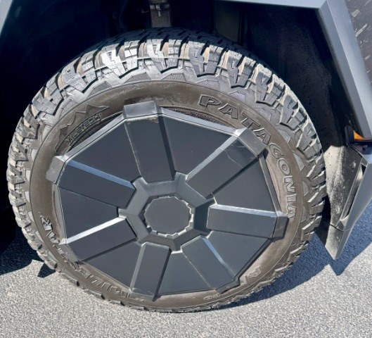 2024 Chrome /White Tesla Cybertruck Foundation (7G2CEHED1RA) with an ELECTRIC engine, Electric transmission, located at 1865 East Red Hills Pkwy, St. George, 84770, (435) 628-0023, 37.120850, -113.543640 - 2024 Tesla Cybertruck AWD FOUNDATION Series-! Extremely well equipped with Full Self Driving (Supervised) PAID for- not just a monthly subscription! This truck has been tastefully upgraded with many extras and stands out from a stock Cybertruck. Highlights and Extras: *PAID Full Self Driving (FSD)- Photo#36