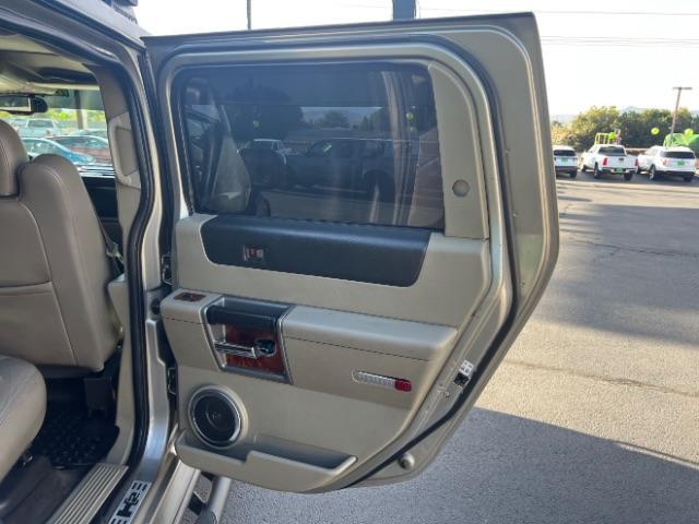 2003 Pewter Metallic /Wheat Leather Interior Hummer H2 Sport Utility (5GRGN23U73H) with an 6.0L V8 OHV 16V engine, 4-Speed Automatic transmission, located at 1865 East Red Hills Pkwy, St. George, 84770, (435) 628-0023, 37.120850, -113.543640 - We specialize in helping ALL people get the best financing available. No matter your credit score, good, bad or none we can get you an amazing rate. Had a bankruptcy, divorce, or repossessions? We give you the green light to get your credit back on the road. Low down and affordable payments that fit - Photo#26