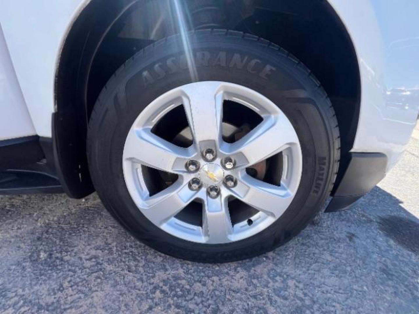 2017 Summit White /Ebony, premium cloth Chevrolet Traverse 1LT FWD (1GNKRGKD8HJ) with an 3.6L V6 DOHC 24V engine, 6-Speed Automatic transmission, located at 1865 East Red Hills Pkwy, St. George, 84770, (435) 628-0023, 37.120850, -113.543640 - We specialize in helping ALL people get the best financing available. No matter your credit score, good, bad or none we can get you an amazing rate. Had a bankruptcy, divorce, or repossessions? We give you the green light to get your credit back on the road. Low down and affordable payments that fit - Photo#11