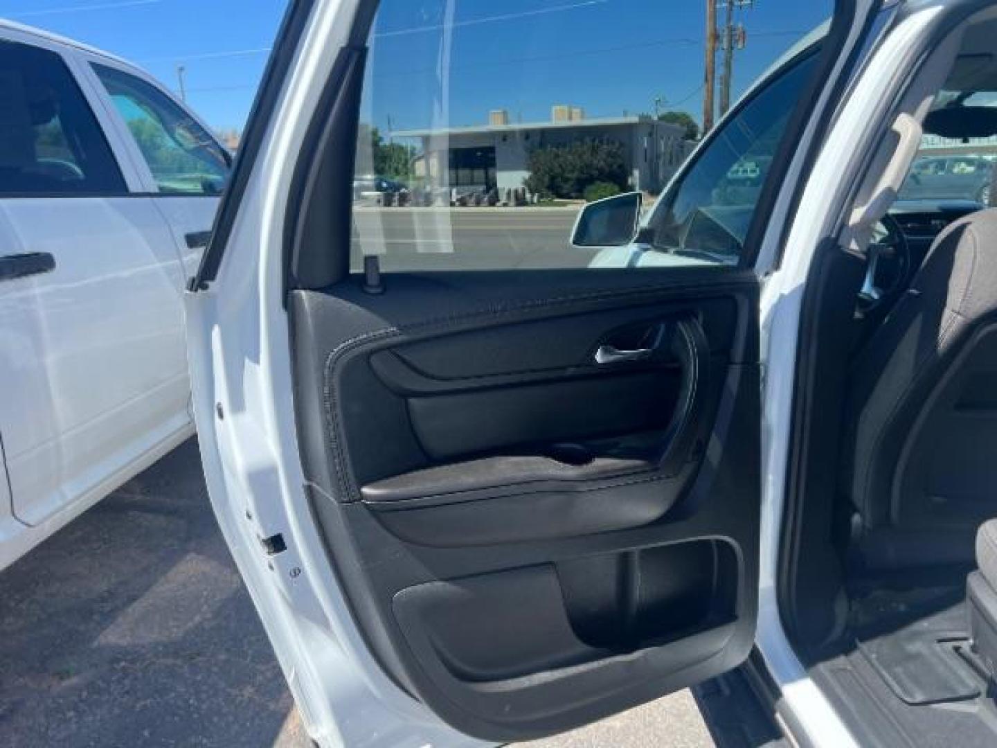 2017 Summit White /Ebony, premium cloth Chevrolet Traverse 1LT FWD (1GNKRGKD8HJ) with an 3.6L V6 DOHC 24V engine, 6-Speed Automatic transmission, located at 1865 East Red Hills Pkwy, St. George, 84770, (435) 628-0023, 37.120850, -113.543640 - We specialize in helping ALL people get the best financing available. No matter your credit score, good, bad or none we can get you an amazing rate. Had a bankruptcy, divorce, or repossessions? We give you the green light to get your credit back on the road. Low down and affordable payments that fit - Photo#21