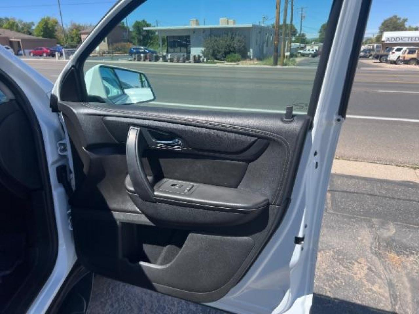 2017 Summit White /Ebony, premium cloth Chevrolet Traverse 1LT FWD (1GNKRGKD8HJ) with an 3.6L V6 DOHC 24V engine, 6-Speed Automatic transmission, located at 1865 East Red Hills Pkwy, St. George, 84770, (435) 628-0023, 37.120850, -113.543640 - We specialize in helping ALL people get the best financing available. No matter your credit score, good, bad or none we can get you an amazing rate. Had a bankruptcy, divorce, or repossessions? We give you the green light to get your credit back on the road. Low down and affordable payments that fit - Photo#32