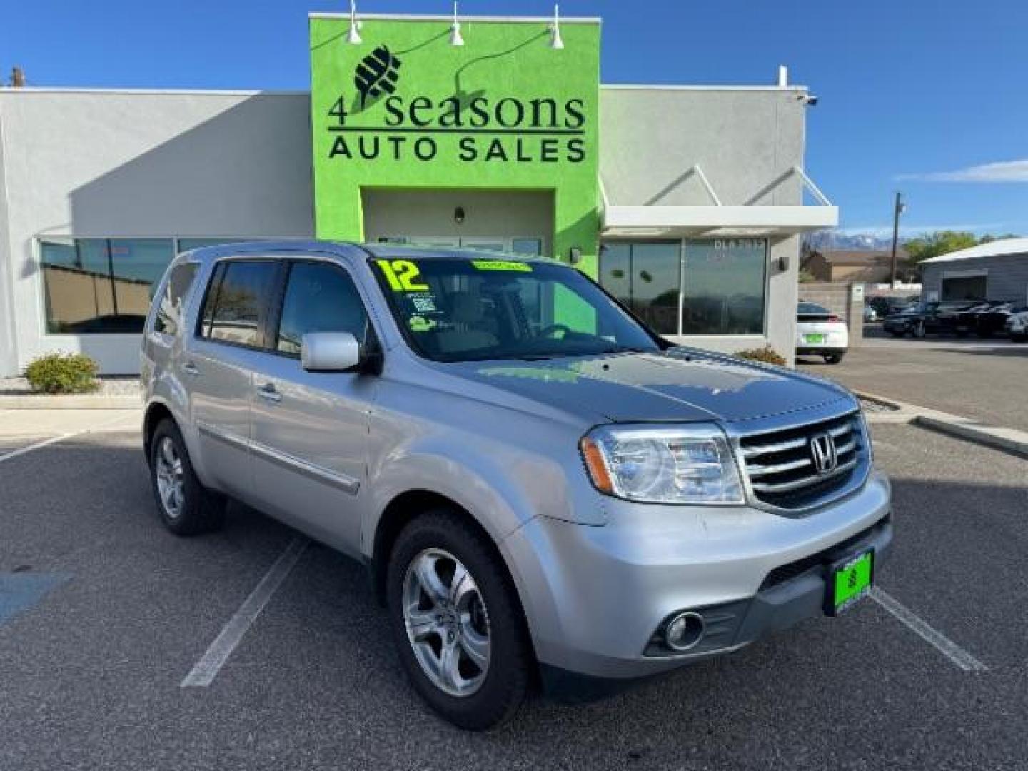 2012 Alabaster Silver Metallic /Gray Cloth Interior Honda Pilot EX 4WD 5-Spd AT (5FNYF4H40CB) with an 3.5L V6 SOHC 24V engine, 5-Speed Automatic transmission, located at 940 North Main Street, Cedar City, UT, 84720, (435) 628-0023, 37.692936, -113.061897 - Photo#0