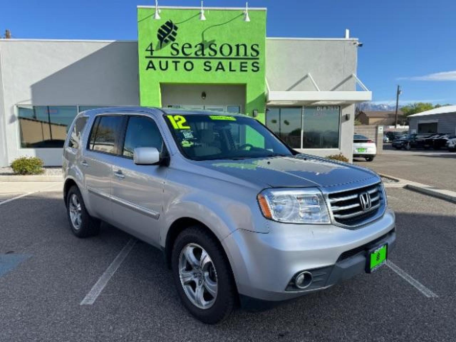 2012 Alabaster Silver Metallic /Gray Cloth Interior Honda Pilot EX 4WD 5-Spd AT (5FNYF4H40CB) with an 3.5L V6 SOHC 24V engine, 5-Speed Automatic transmission, located at 940 North Main Street, Cedar City, UT, 84720, (435) 628-0023, 37.692936, -113.061897 - We specialize in helping ALL people get the best financing available. No matter your credit score, good, bad or none we can get you an amazing rate. Had a bankruptcy, divorce, or repossessions? We give you the green light to get your credit back on the road. Low down and affordable payments that fit - Photo #0