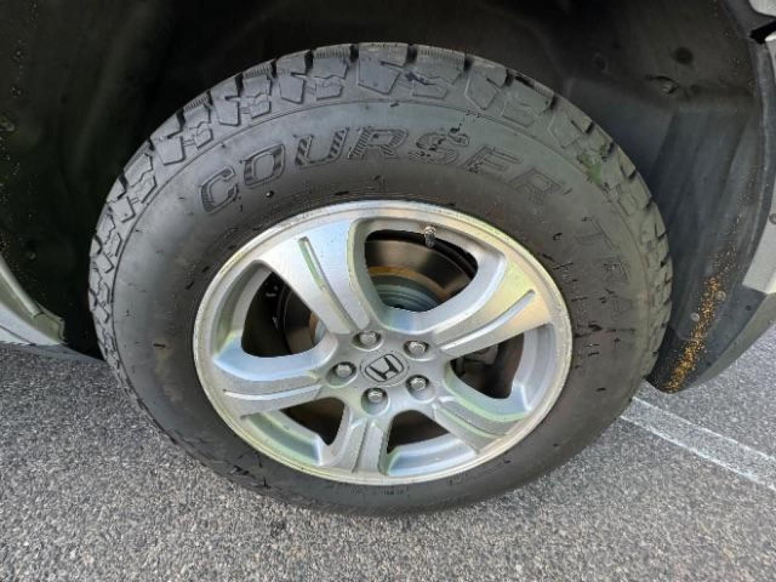 2012 Alabaster Silver Metallic /Gray Cloth Interior Honda Pilot EX 4WD 5-Spd AT (5FNYF4H40CB) with an 3.5L V6 SOHC 24V engine, 5-Speed Automatic transmission, located at 940 North Main Street, Cedar City, UT, 84720, (435) 628-0023, 37.692936, -113.061897 - We specialize in helping ALL people get the best financing available. No matter your credit score, good, bad or none we can get you an amazing rate. Had a bankruptcy, divorce, or repossessions? We give you the green light to get your credit back on the road. Low down and affordable payments that fit - Photo #13