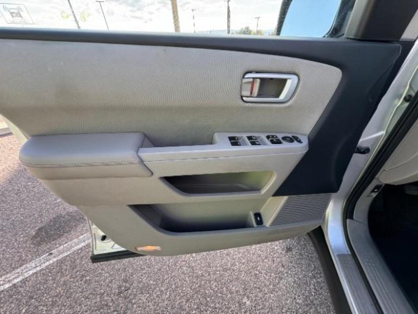 2012 Alabaster Silver Metallic /Gray Cloth Interior Honda Pilot EX 4WD 5-Spd AT (5FNYF4H40CB) with an 3.5L V6 SOHC 24V engine, 5-Speed Automatic transmission, located at 940 North Main Street, Cedar City, UT, 84720, (435) 628-0023, 37.692936, -113.061897 - Photo#16
