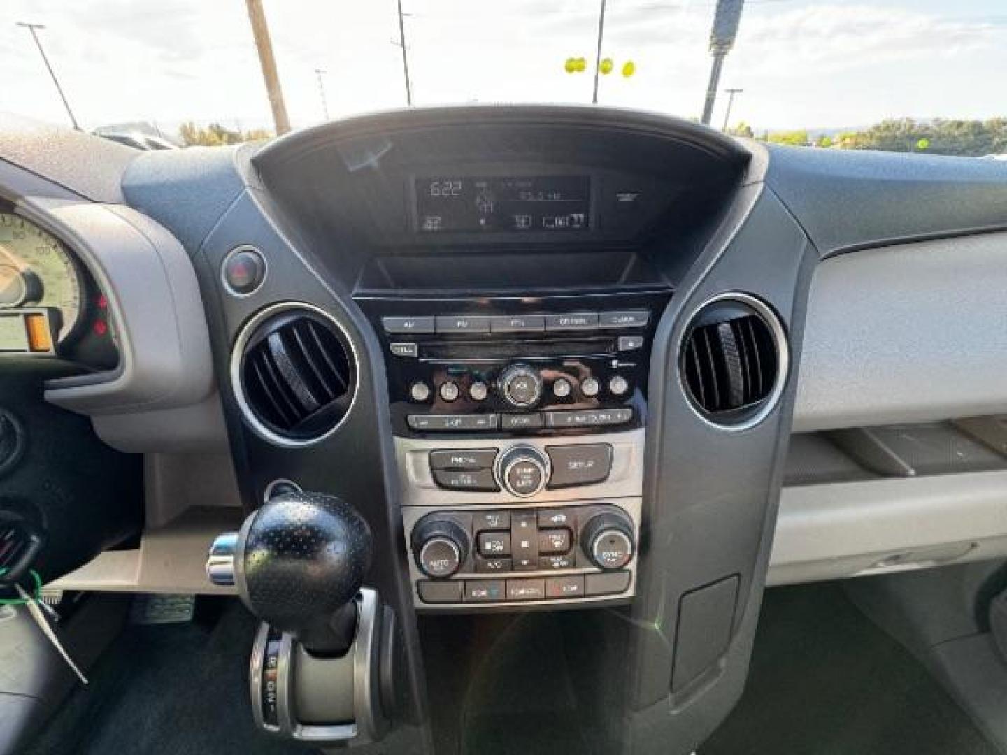 2012 Alabaster Silver Metallic /Gray Cloth Interior Honda Pilot EX 4WD 5-Spd AT (5FNYF4H40CB) with an 3.5L V6 SOHC 24V engine, 5-Speed Automatic transmission, located at 940 North Main Street, Cedar City, UT, 84720, (435) 628-0023, 37.692936, -113.061897 - Photo#24