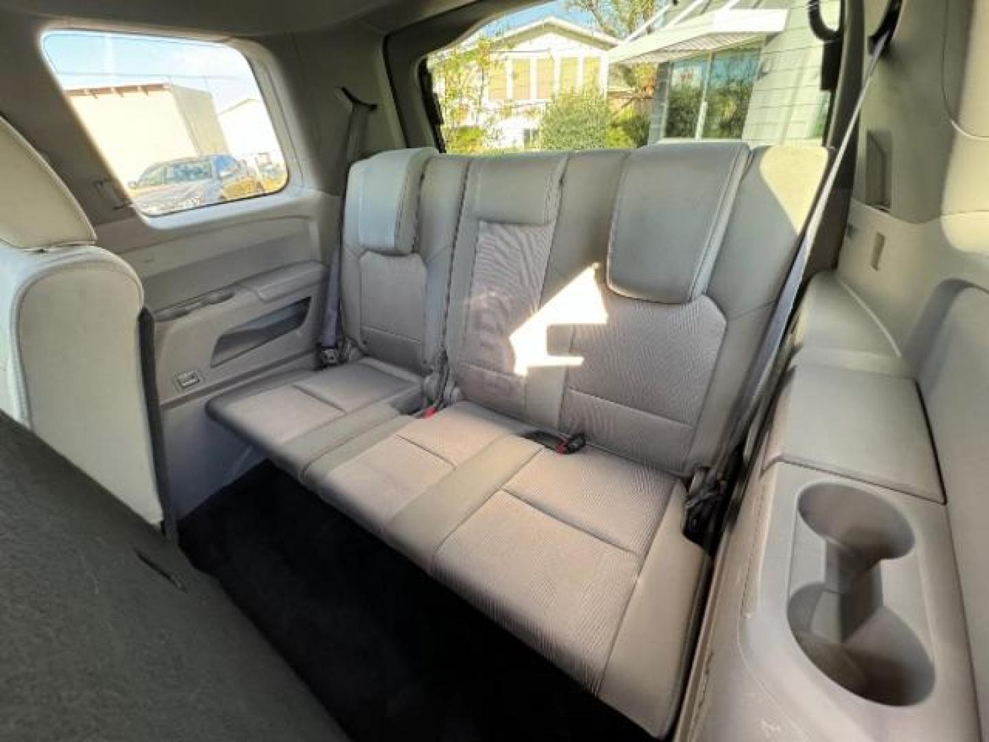 2012 Alabaster Silver Metallic /Gray Cloth Interior Honda Pilot EX 4WD 5-Spd AT (5FNYF4H40CB) with an 3.5L V6 SOHC 24V engine, 5-Speed Automatic transmission, located at 940 North Main Street, Cedar City, UT, 84720, (435) 628-0023, 37.692936, -113.061897 - Photo#28