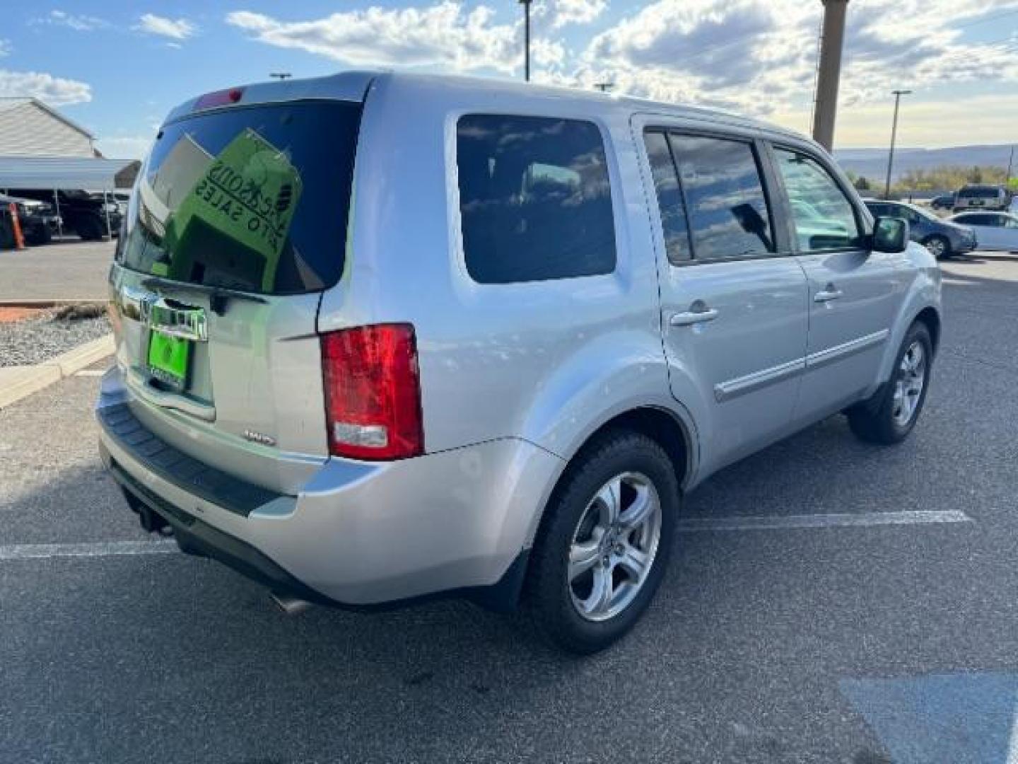 2012 Alabaster Silver Metallic /Gray Cloth Interior Honda Pilot EX 4WD 5-Spd AT (5FNYF4H40CB) with an 3.5L V6 SOHC 24V engine, 5-Speed Automatic transmission, located at 940 North Main Street, Cedar City, UT, 84720, (435) 628-0023, 37.692936, -113.061897 - Photo#8