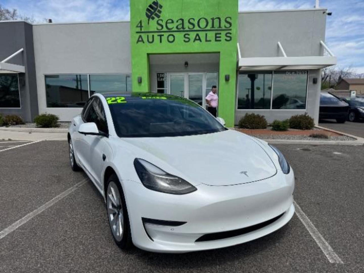 2022 Pearl White Multi-Coat /All Black Tesla Model 3 Standard Range Plus (5YJ3E1EA5NF) with an ELECTRIC engine, 1-Speed Automatic transmission, located at 1865 East Red Hills Pkwy, St. George, 84770, (435) 628-0023, 37.120850, -113.543640 - Photo#1