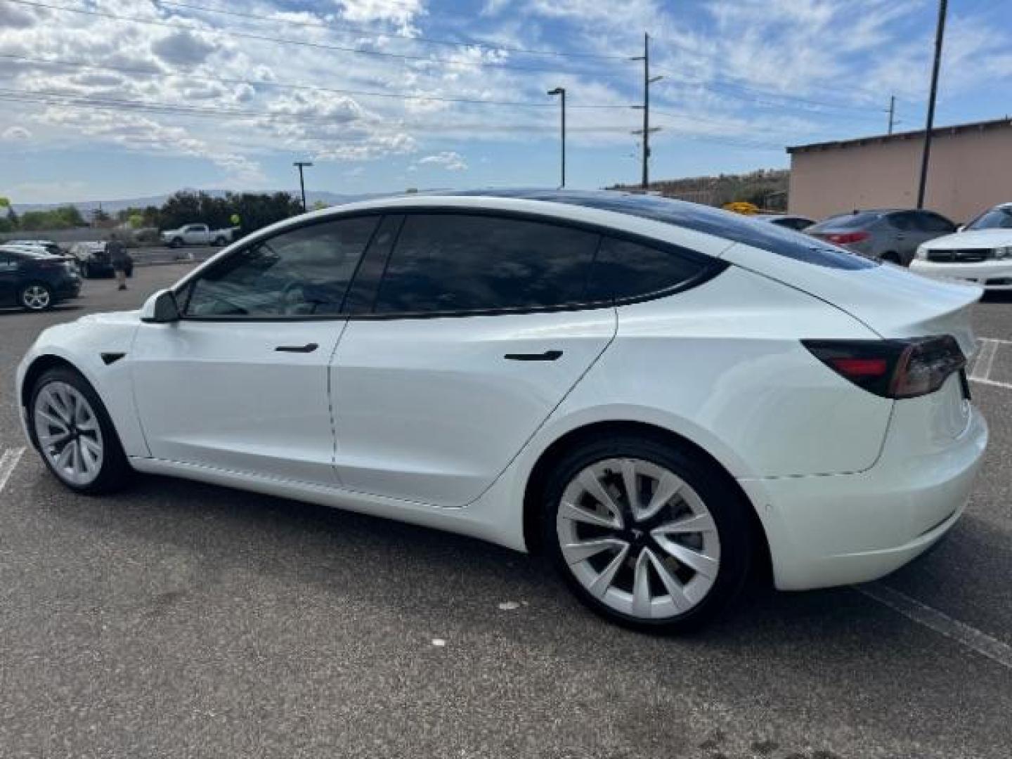 2022 Pearl White Multi-Coat /All Black Tesla Model 3 Standard Range Plus (5YJ3E1EA5NF) with an ELECTRIC engine, 1-Speed Automatic transmission, located at 1865 East Red Hills Pkwy, St. George, 84770, (435) 628-0023, 37.120850, -113.543640 - Photo#7