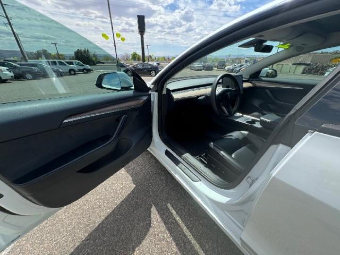 2022 Pearl White Multi-Coat /All Black Tesla Model 3 Standard Range Plus (5YJ3E1EA5NF) with an ELECTRIC engine, 1-Speed Automatic transmission, located at 1865 East Red Hills Pkwy, St. George, 84770, (435) 628-0023, 37.120850, -113.543640 - Photo#17