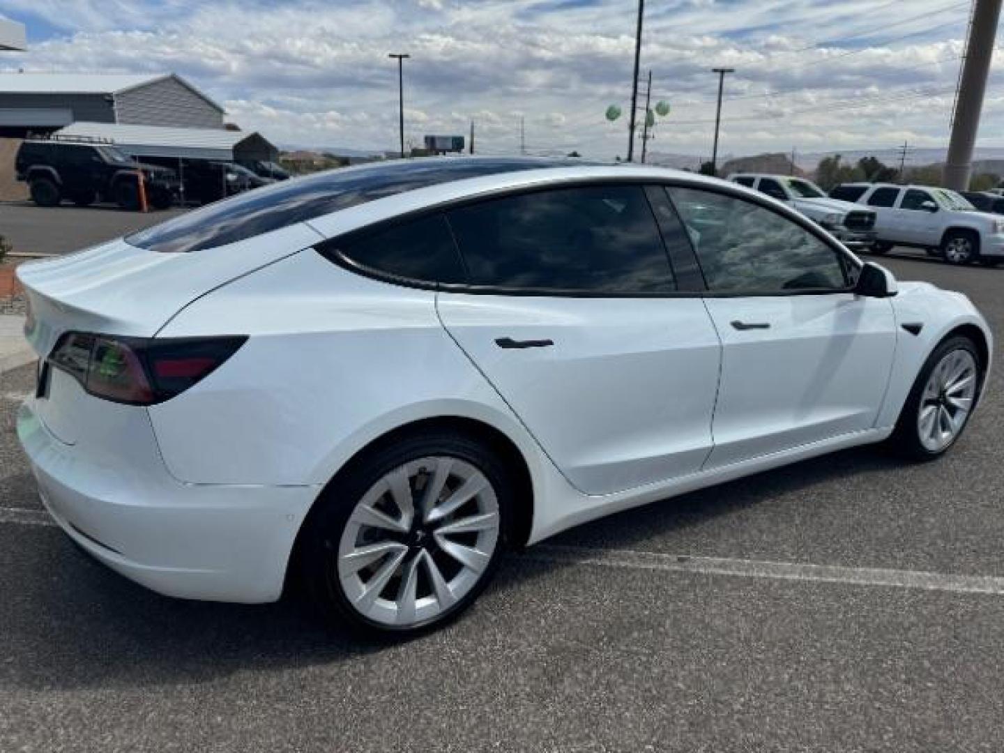 2022 Pearl White Multi-Coat /All Black Tesla Model 3 Standard Range Plus (5YJ3E1EA5NF) with an ELECTRIC engine, 1-Speed Automatic transmission, located at 1865 East Red Hills Pkwy, St. George, 84770, (435) 628-0023, 37.120850, -113.543640 - Photo#12