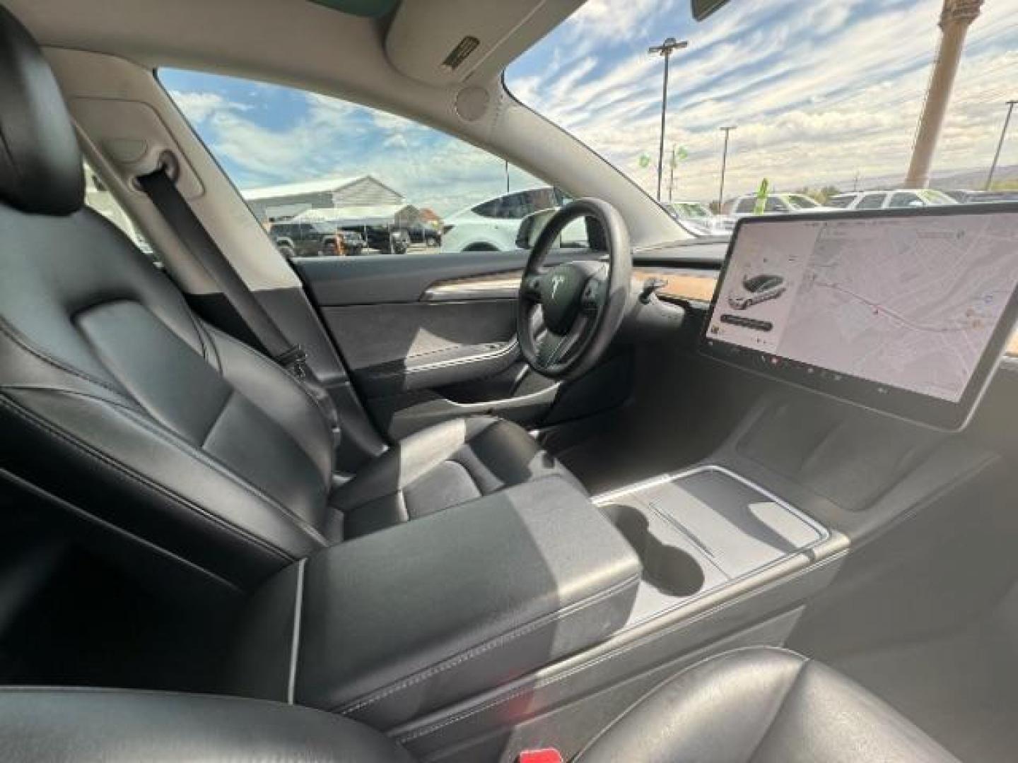 2022 Pearl White Multi-Coat /All Black Tesla Model 3 Standard Range Plus (5YJ3E1EA5NF) with an ELECTRIC engine, 1-Speed Automatic transmission, located at 1865 East Red Hills Pkwy, St. George, 84770, (435) 628-0023, 37.120850, -113.543640 - Photo#32