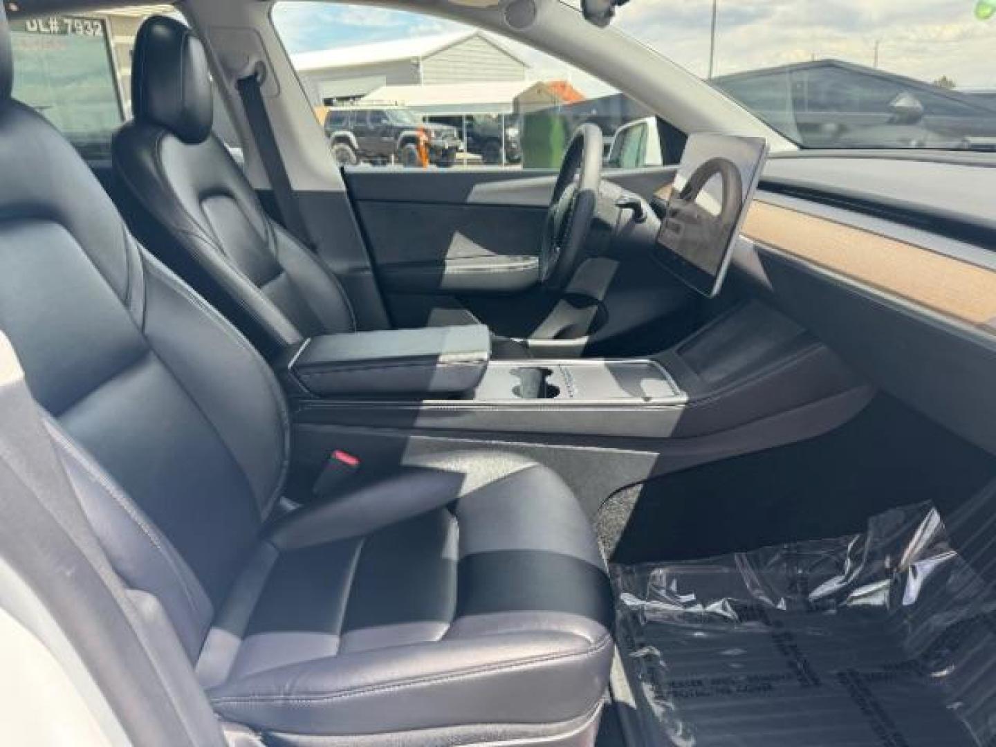 2022 Pearl White Multi-Coat /All Black Tesla Model Y Long Range (7SAYGDEE4NF) with an ELECTRIC engine, 1-Speed Automatic transmission, located at 1865 East Red Hills Pkwy, St. George, 84770, (435) 628-0023, 37.120850, -113.543640 - Photo#31