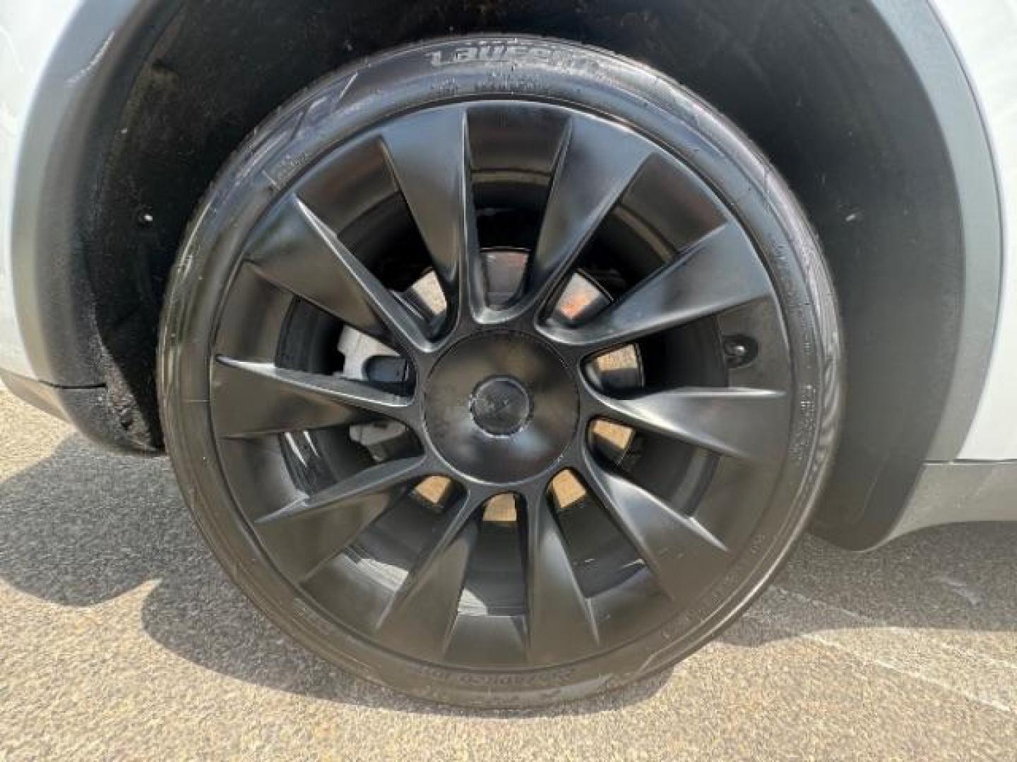 2022 Pearl White Multi-Coat /All Black Tesla Model Y Long Range (7SAYGDEE4NF) with an ELECTRIC engine, 1-Speed Automatic transmission, located at 1865 East Red Hills Pkwy, St. George, 84770, (435) 628-0023, 37.120850, -113.543640 - Photo#11