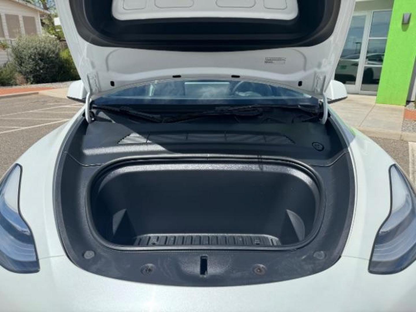 2022 Pearl White Multi-Coat /All Black Tesla Model Y Long Range (7SAYGDEE4NF) with an ELECTRIC engine, 1-Speed Automatic transmission, located at 1865 East Red Hills Pkwy, St. George, 84770, (435) 628-0023, 37.120850, -113.543640 - Photo#37