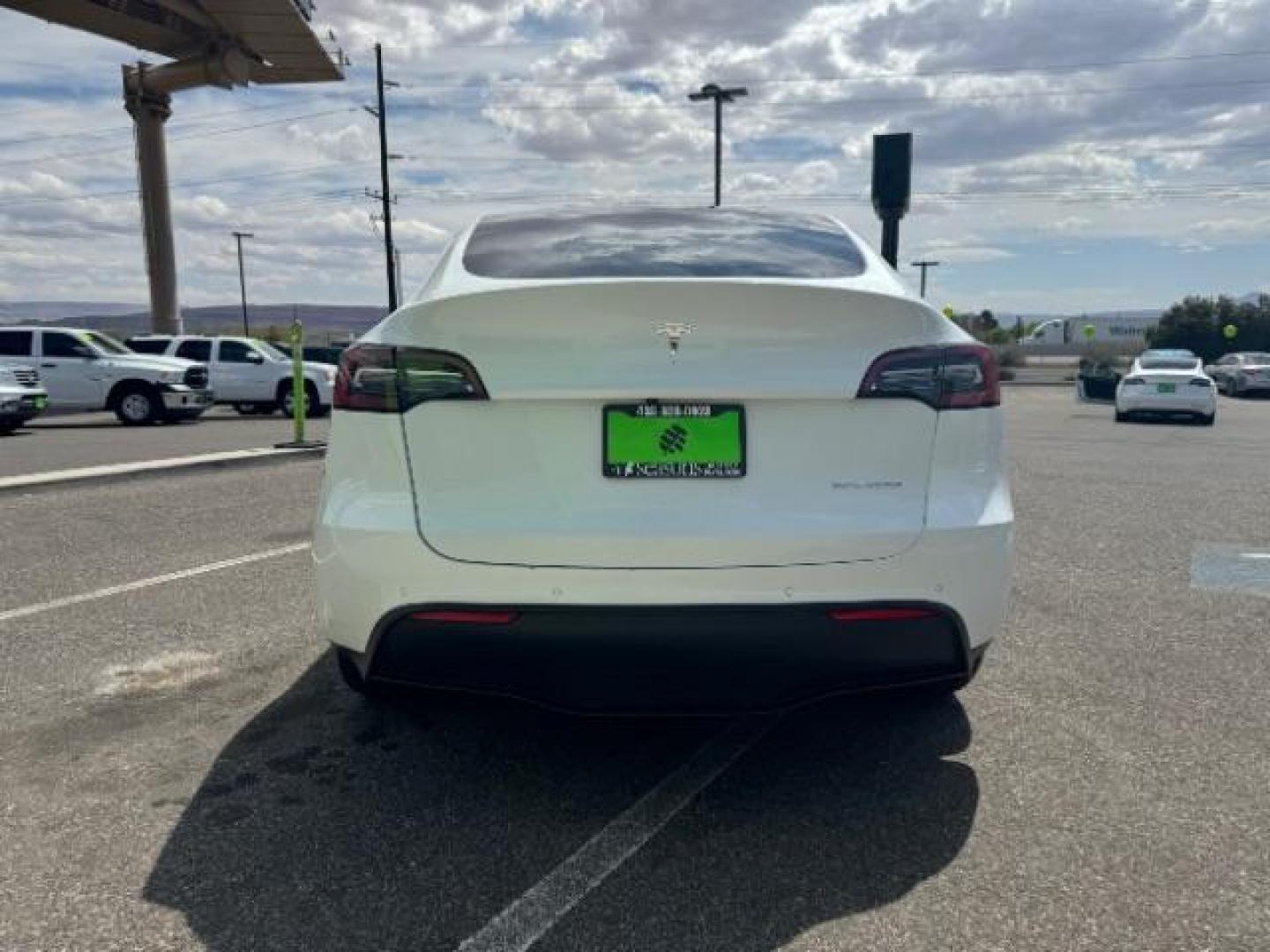 2022 Pearl White Multi-Coat /All Black Tesla Model Y Long Range (7SAYGDEE4NF) with an ELECTRIC engine, 1-Speed Automatic transmission, located at 1865 East Red Hills Pkwy, St. George, 84770, (435) 628-0023, 37.120850, -113.543640 - Photo#7