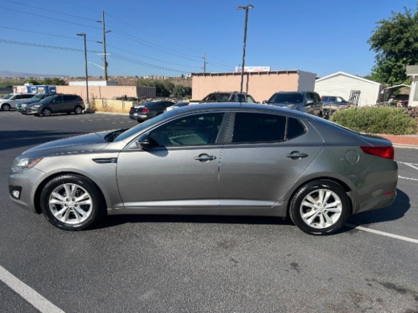 2013 Satin Metal Metallic /Beige Leather Interior Kia Optima EX (5XXGN4A72DG) with an 2.4L L4 DOHC 16V engine, 6-Speed Automatic transmission, located at 1865 East Red Hills Pkwy, St. George, 84770, (435) 628-0023, 37.120850, -113.543640- Photo#3