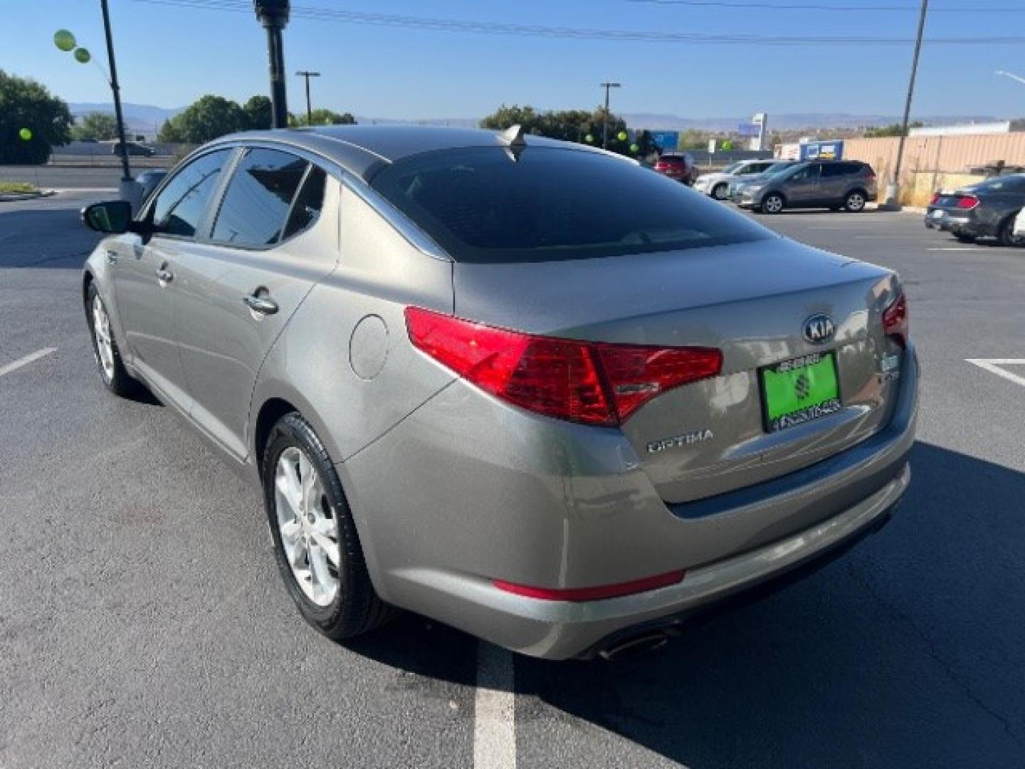 2013 Satin Metal Metallic /Beige Leather Interior Kia Optima EX (5XXGN4A72DG) with an 2.4L L4 DOHC 16V engine, 6-Speed Automatic transmission, located at 1865 East Red Hills Pkwy, St. George, 84770, (435) 628-0023, 37.120850, -113.543640- Photo#4