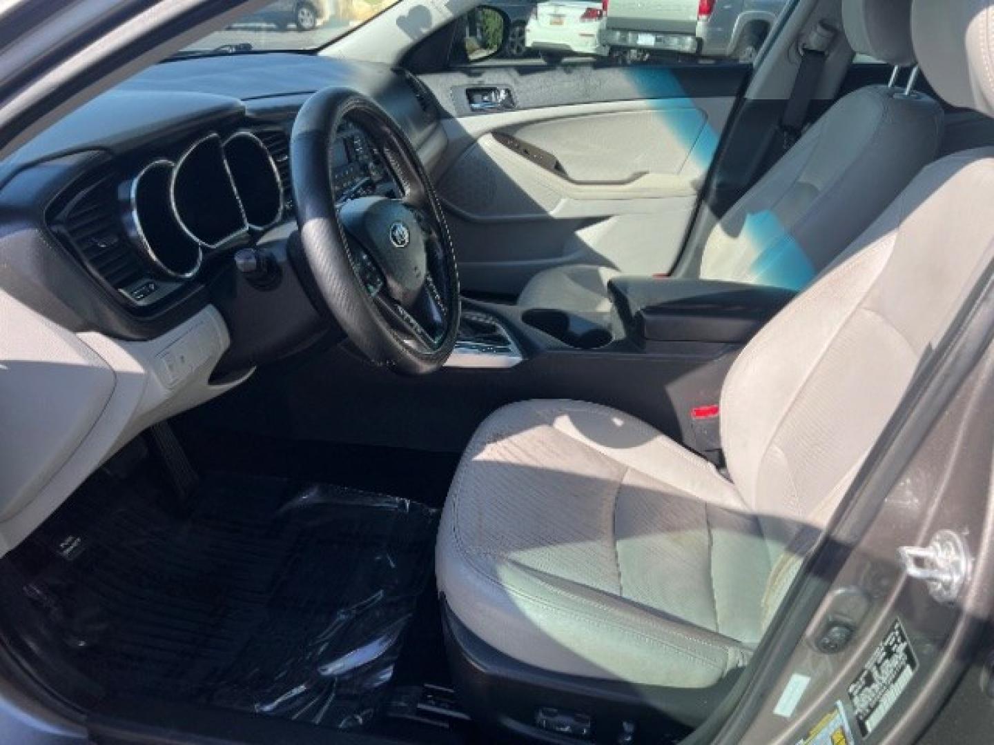 2013 Satin Metal Metallic /Beige Leather Interior Kia Optima EX (5XXGN4A72DG) with an 2.4L L4 DOHC 16V engine, 6-Speed Automatic transmission, located at 1865 East Red Hills Pkwy, St. George, 84770, (435) 628-0023, 37.120850, -113.543640- Photo#14