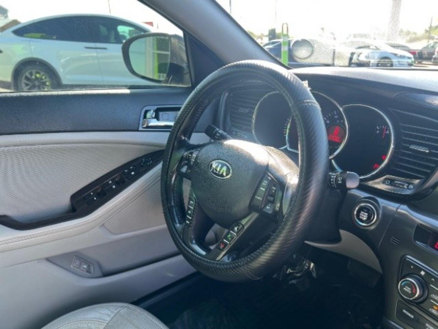 2013 Satin Metal Metallic /Beige Leather Interior Kia Optima EX (5XXGN4A72DG) with an 2.4L L4 DOHC 16V engine, 6-Speed Automatic transmission, located at 1865 East Red Hills Pkwy, St. George, 84770, (435) 628-0023, 37.120850, -113.543640- Photo#30