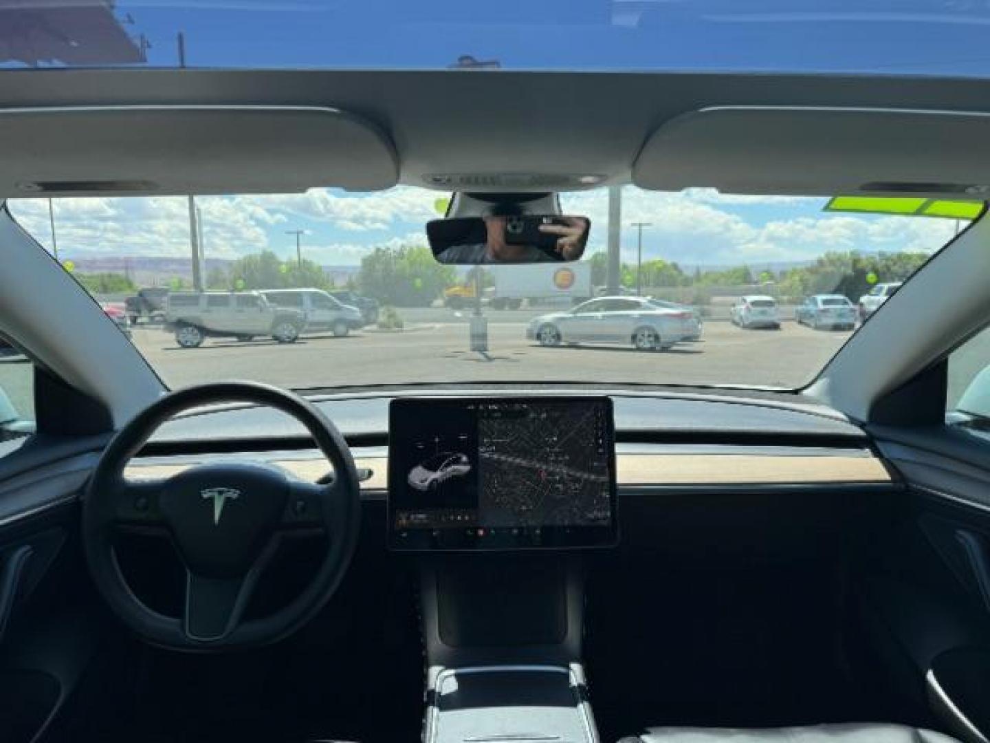2022 Pearl White Multi-Coat /All Black Tesla Model 3 Standard Range Plus (5YJ3E1EA9NF) with an ELECTRIC engine, 1-Speed Automatic transmission, located at 1865 East Red Hills Pkwy, St. George, 84770, (435) 628-0023, 37.120850, -113.543640 - SOLD - But we can find you the Tesla you want from our large network of used Teslas. Call us to talk about options. Price before $4k tax rebate. This has the new LFP battery pack. Excellent condition. New tires, Gets 250+ miles on a full charge. Stil has battery/drive unit warranty until 100k mi - Photo#27