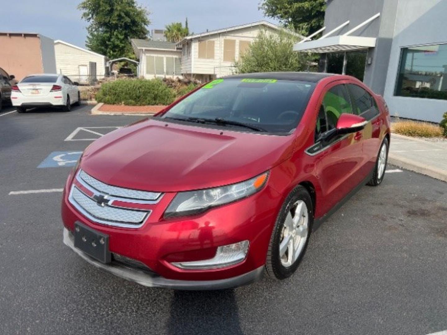 2012 Crystal Red Tintcoat /Jet Black and Ceramic White Leather Interior Chevrolet Volt Standard (1G1RA6E45CU) with an 1.4L L4 DOHC 16V PLUG-IN HYBRID engine, Continuously Variable Transmission transmission, located at 1865 East Red Hills Pkwy, St. George, 84770, (435) 628-0023, 37.120850, -113.543640 - We specialize in helping ALL people get the best financing available. No matter your credit score, good, bad or none we can get you an amazing rate. Had a bankruptcy, divorce, or repossessions? We give you the green light to get your credit back on the road. Low down and affordable payments that fit- Photo#2