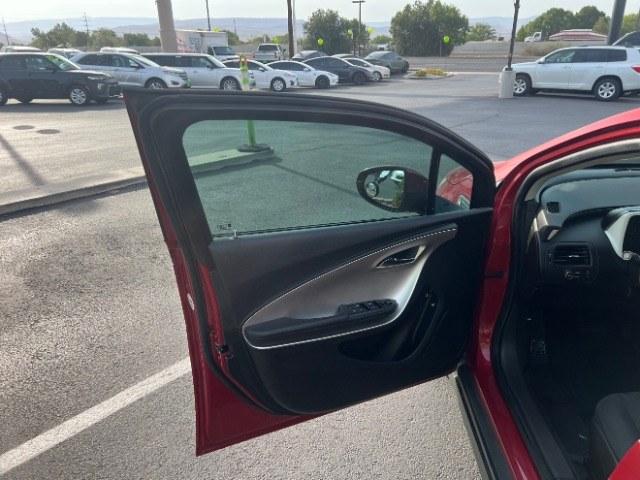 2012 Crystal Red Tintcoat /Jet Black and Ceramic White Leather Interior Chevrolet Volt Standard (1G1RA6E45CU) with an 1.4L L4 DOHC 16V PLUG-IN HYBRID engine, Continuously Variable Transmission transmission, located at 1865 East Red Hills Pkwy, St. George, 84770, (435) 628-0023, 37.120850, -113.543640 - We specialize in helping ALL people get the best financing available. No matter your credit score, good, bad or none we can get you an amazing rate. Had a bankruptcy, divorce, or repossessions? We give you the green light to get your credit back on the road. Low down and affordable payments that fit- Photo#12