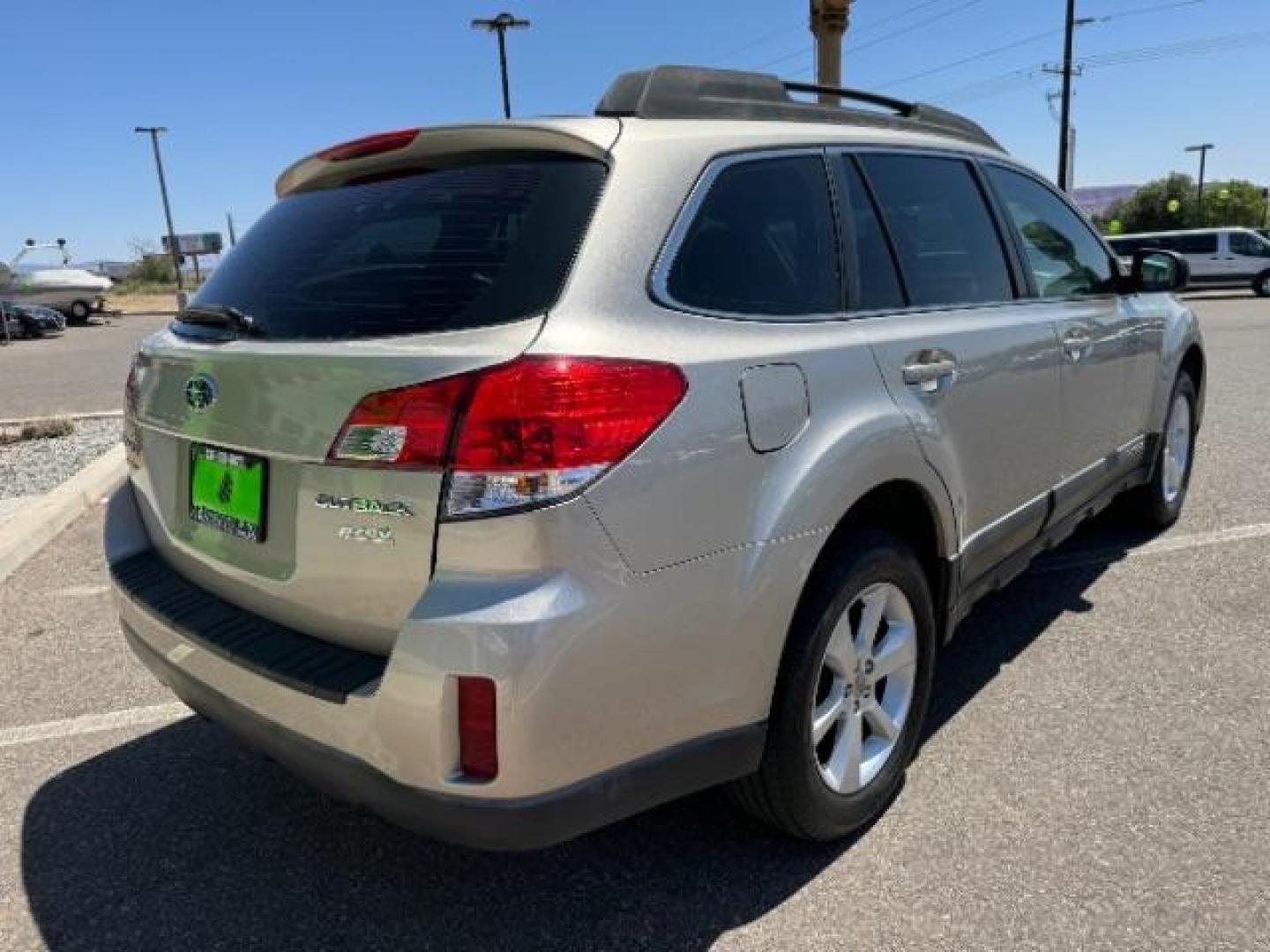2014 Gold /Ivory Subaru Outback 2.5i (4S4BRBAC9E3) with an 2.5L H4 DOHC 16V engine, Continuously Variable Transmission transmission, located at 1865 East Red Hills Pkwy, St. George, 84770, (435) 628-0023, 37.120850, -113.543640 - Photo#6
