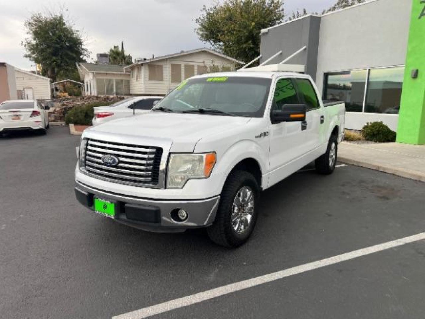2011 Oxford White /Black Cloth Interior Ford F-150 FX2 SuperCrew 5.5-ft. Bed 2WD (1FTFW1CF0BF) with an 5.0L V8 engine, 6-Speed Automatic transmission, located at 1865 East Red Hills Pkwy, St. George, 84770, (435) 628-0023, 37.120850, -113.543640 - We specialize in helping ALL people get the best financing available. No matter your credit score, good, bad or none we can get you an amazing rate. Had a bankruptcy, divorce, or repossessions? We give you the green light to get your credit back on the road. Low down and affordable payments that fit - Photo#2