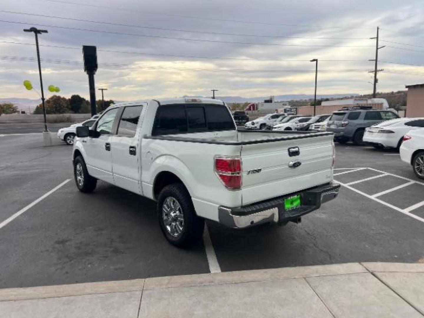 2011 Oxford White /Black Cloth Interior Ford F-150 FX2 SuperCrew 5.5-ft. Bed 2WD (1FTFW1CF0BF) with an 5.0L V8 engine, 6-Speed Automatic transmission, located at 1865 East Red Hills Pkwy, St. George, 84770, (435) 628-0023, 37.120850, -113.543640 - We specialize in helping ALL people get the best financing available. No matter your credit score, good, bad or none we can get you an amazing rate. Had a bankruptcy, divorce, or repossessions? We give you the green light to get your credit back on the road. Low down and affordable payments that fit - Photo#4
