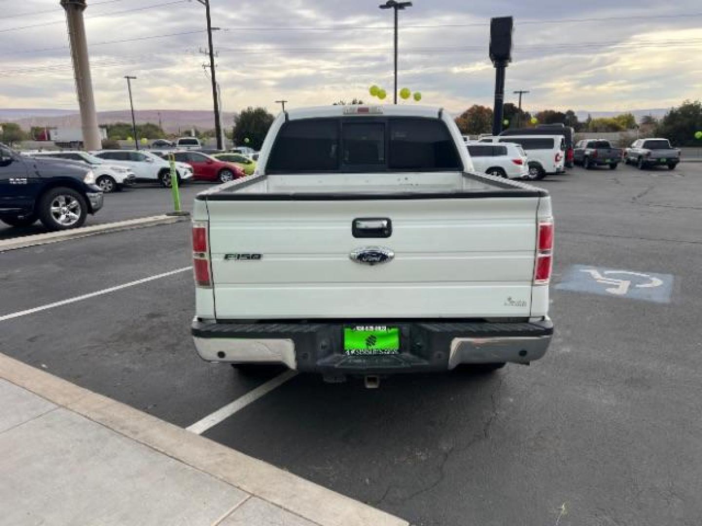 2011 Oxford White /Black Cloth Interior Ford F-150 FX2 SuperCrew 5.5-ft. Bed 2WD (1FTFW1CF0BF) with an 5.0L V8 engine, 6-Speed Automatic transmission, located at 1865 East Red Hills Pkwy, St. George, 84770, (435) 628-0023, 37.120850, -113.543640 - We specialize in helping ALL people get the best financing available. No matter your credit score, good, bad or none we can get you an amazing rate. Had a bankruptcy, divorce, or repossessions? We give you the green light to get your credit back on the road. Low down and affordable payments that fit - Photo#5