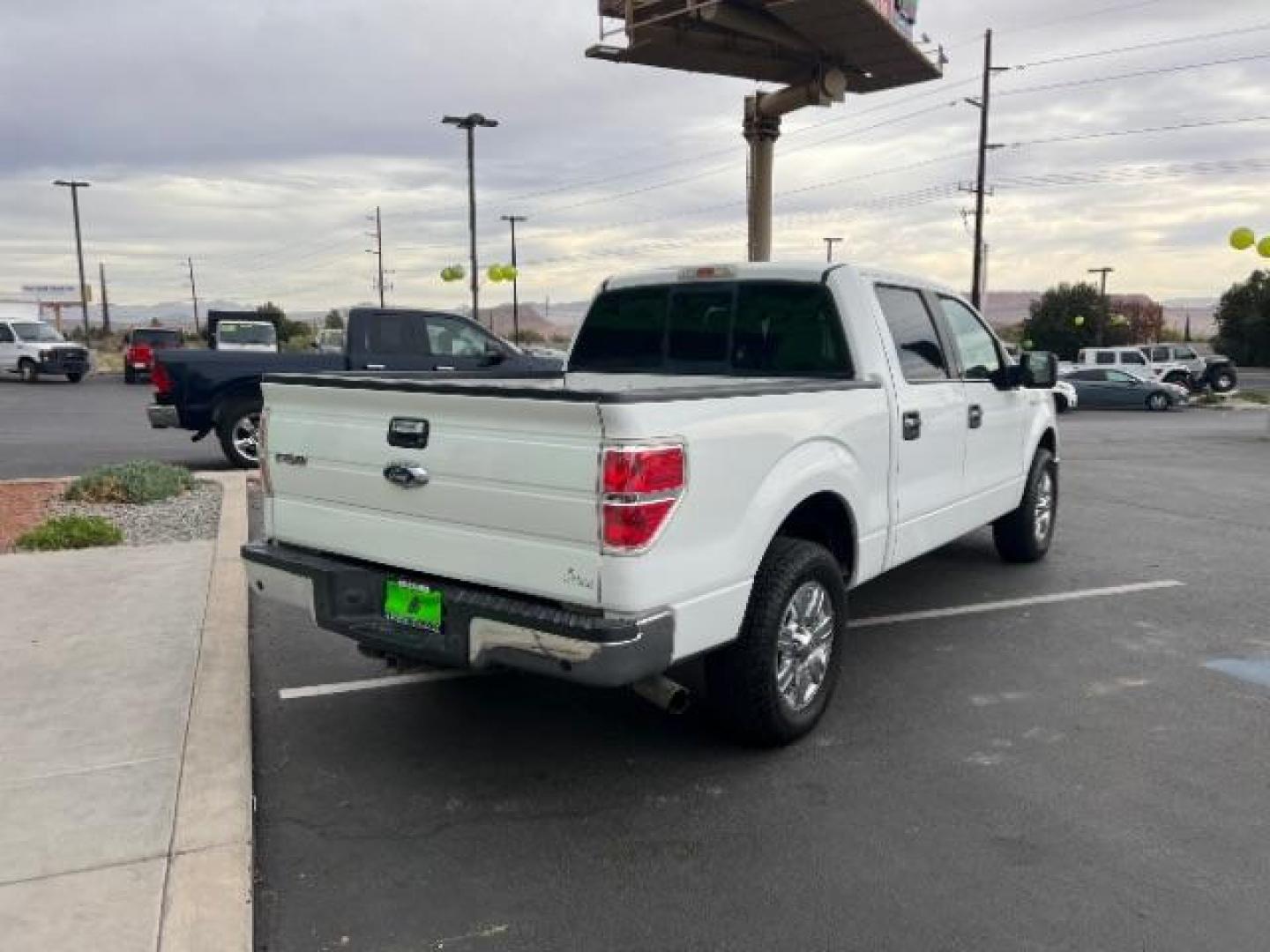 2011 Oxford White /Black Cloth Interior Ford F-150 FX2 SuperCrew 5.5-ft. Bed 2WD (1FTFW1CF0BF) with an 5.0L V8 engine, 6-Speed Automatic transmission, located at 1865 East Red Hills Pkwy, St. George, 84770, (435) 628-0023, 37.120850, -113.543640 - We specialize in helping ALL people get the best financing available. No matter your credit score, good, bad or none we can get you an amazing rate. Had a bankruptcy, divorce, or repossessions? We give you the green light to get your credit back on the road. Low down and affordable payments that fit - Photo#6