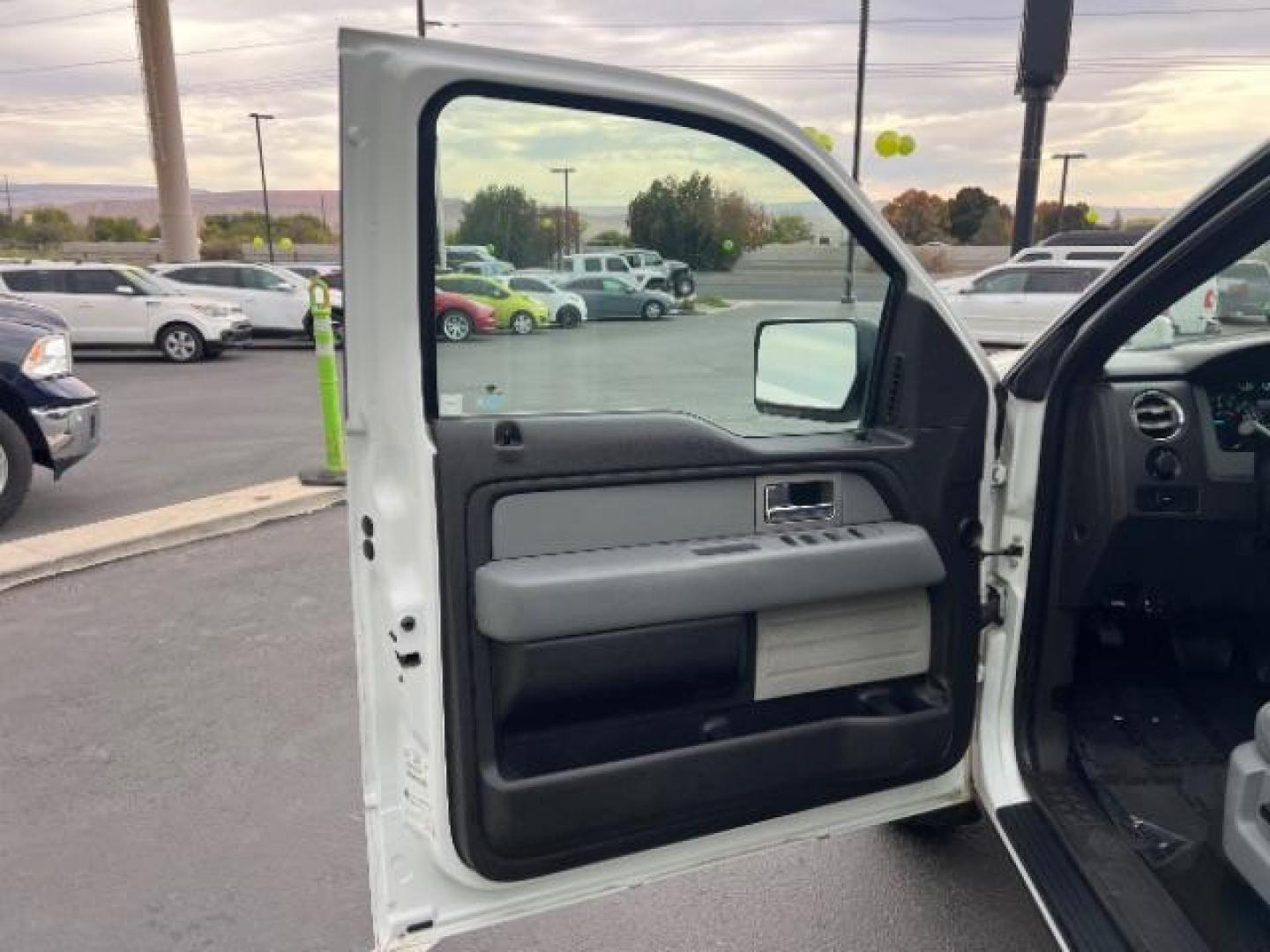 2011 Oxford White /Black Cloth Interior Ford F-150 FX2 SuperCrew 5.5-ft. Bed 2WD (1FTFW1CF0BF) with an 5.0L V8 engine, 6-Speed Automatic transmission, located at 1865 East Red Hills Pkwy, St. George, 84770, (435) 628-0023, 37.120850, -113.543640 - We specialize in helping ALL people get the best financing available. No matter your credit score, good, bad or none we can get you an amazing rate. Had a bankruptcy, divorce, or repossessions? We give you the green light to get your credit back on the road. Low down and affordable payments that fit - Photo#12