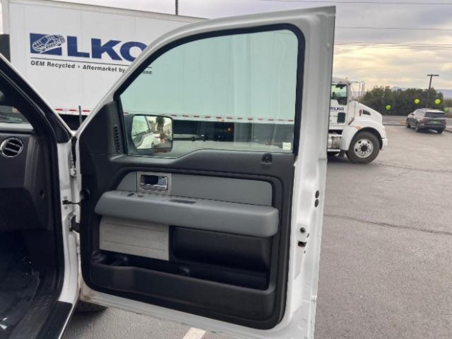 2011 Oxford White /Black Cloth Interior Ford F-150 FX2 SuperCrew 5.5-ft. Bed 2WD (1FTFW1CF0BF) with an 5.0L V8 engine, 6-Speed Automatic transmission, located at 1865 East Red Hills Pkwy, St. George, 84770, (435) 628-0023, 37.120850, -113.543640 - We specialize in helping ALL people get the best financing available. No matter your credit score, good, bad or none we can get you an amazing rate. Had a bankruptcy, divorce, or repossessions? We give you the green light to get your credit back on the road. Low down and affordable payments that fit - Photo#26
