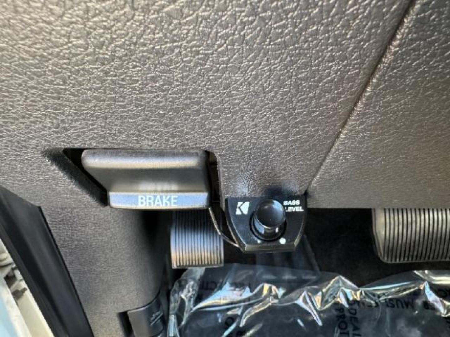 2011 Oxford White /Steel Gray Cloth Interior Ford F-150 XLT SuperCrew 5.5-ft. Bed 2WD (1FTFW1CF0BF) with an 5.0L V8 engine, 6-Speed Automatic transmission, located at 940 North Main Street, Cedar City, UT, 84720, (435) 628-0023, 37.692936, -113.061897 - We specialize in helping ALL people get the best financing available. No matter your credit score, good, bad or none we can get you an amazing rate. Had a bankruptcy, divorce, or repossessions? We give you the green light to get your credit back on the road. Low down and affordable payments that fit - Photo#37