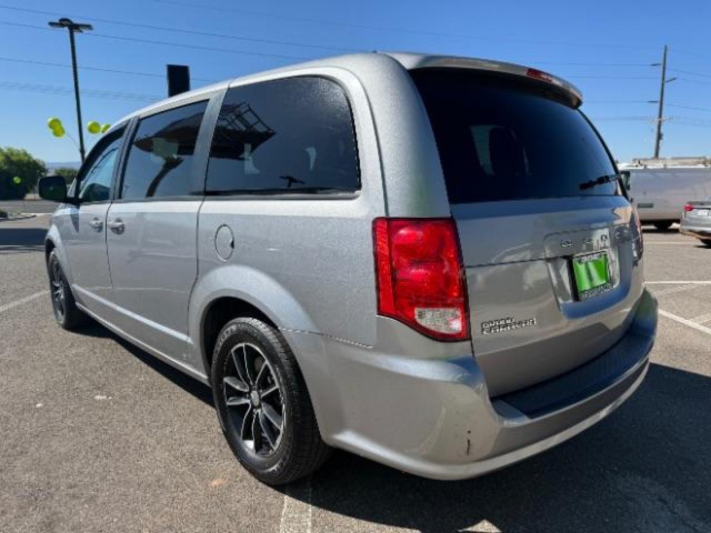 2018 Billet Clear Coat /Black/Light Graystone, cloth Dodge Grand Caravan SE (2C4RDGBG9JR) with an 3.6L V6 DOHC 24V engine, 6-Speed Automatic transmission, located at 940 North Main Street, Cedar City, UT, 84720, (435) 628-0023, 37.692936, -113.061897 - We specialize in helping ALL people get the best financing available. No matter your credit score, good, bad or none we can get you an amazing rate. Had a bankruptcy, divorce, or repossessions? We give you the green light to get your credit back on the road. Low down and affordable payments that fit - Photo#4